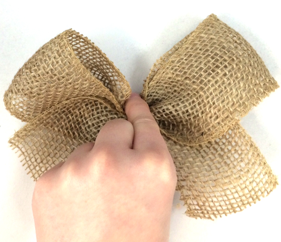 Simple Burlap Bow