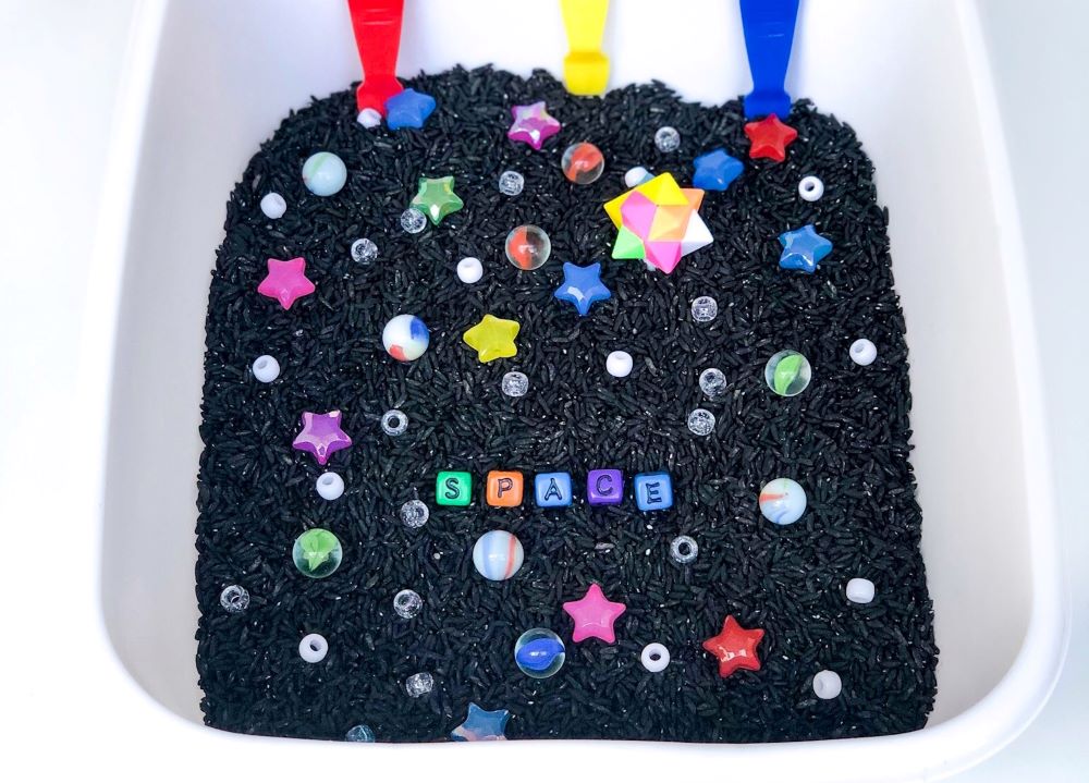 How To Make An Outer Space Themed Sensory Bin