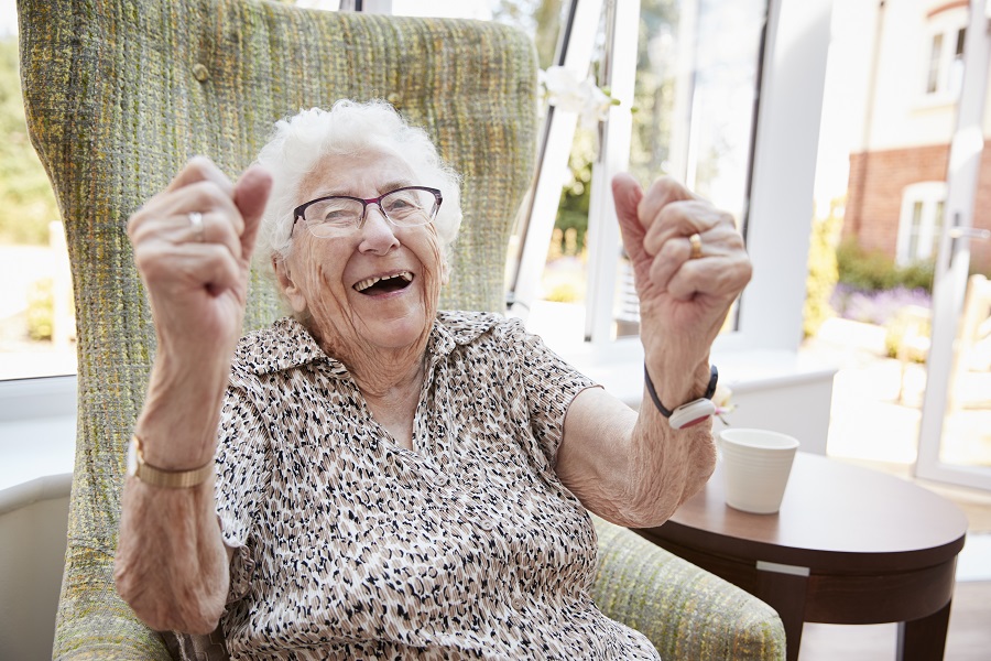 6 Ways to Make Your Armchair Travel In-Room Activities More Fun for Senior Residents