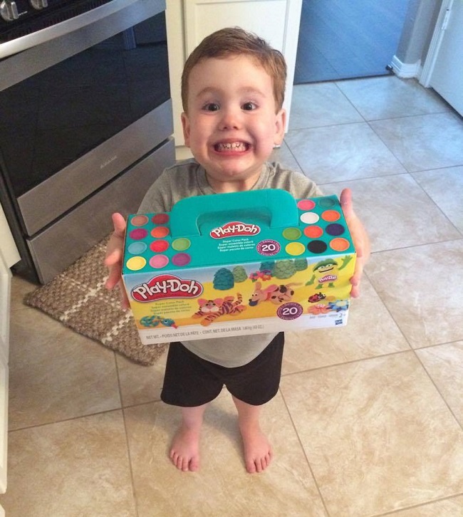 kids love playdoh