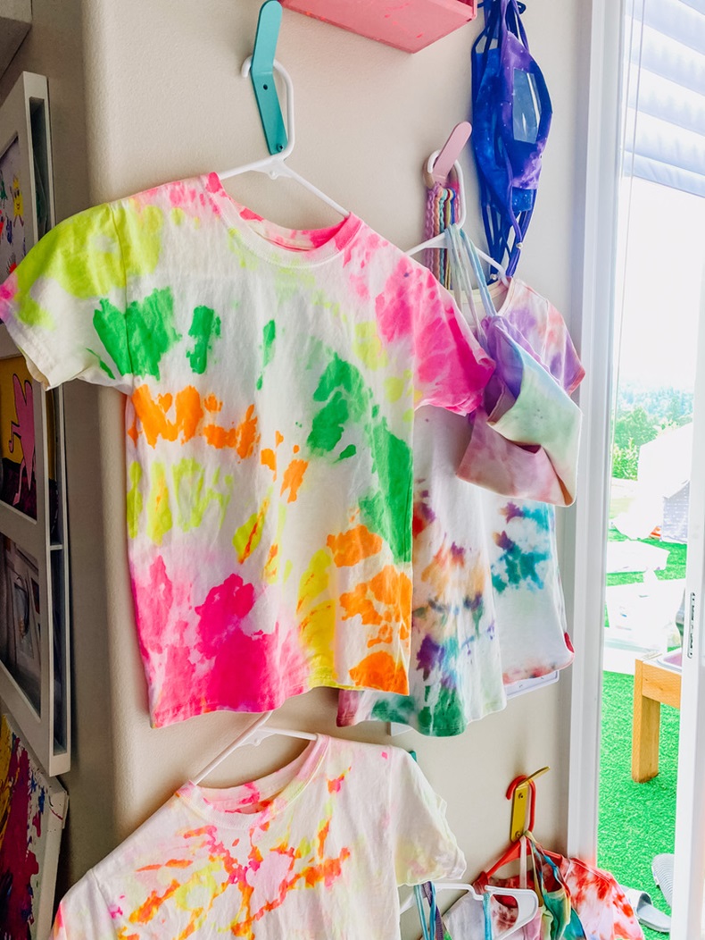 DIY Neon Tie Dye Tutorial