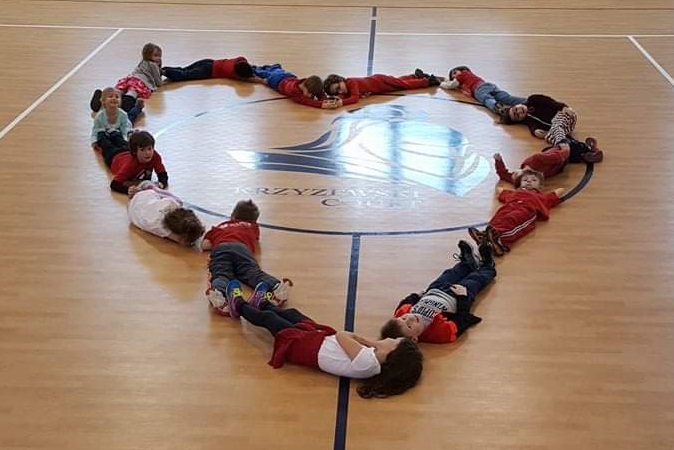 featured pe teacher tracy roessner