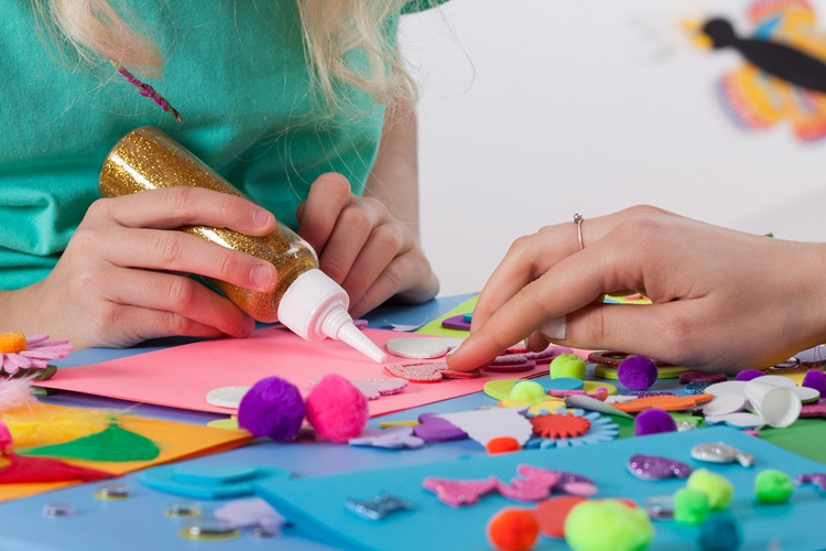 Scrapbooking for Students – A Fun and Educational Afterschool Activity