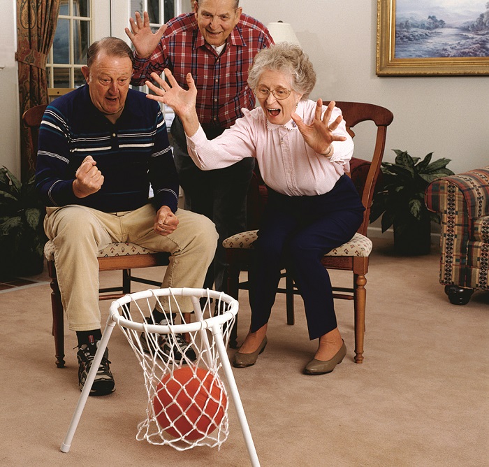 senior tossing games