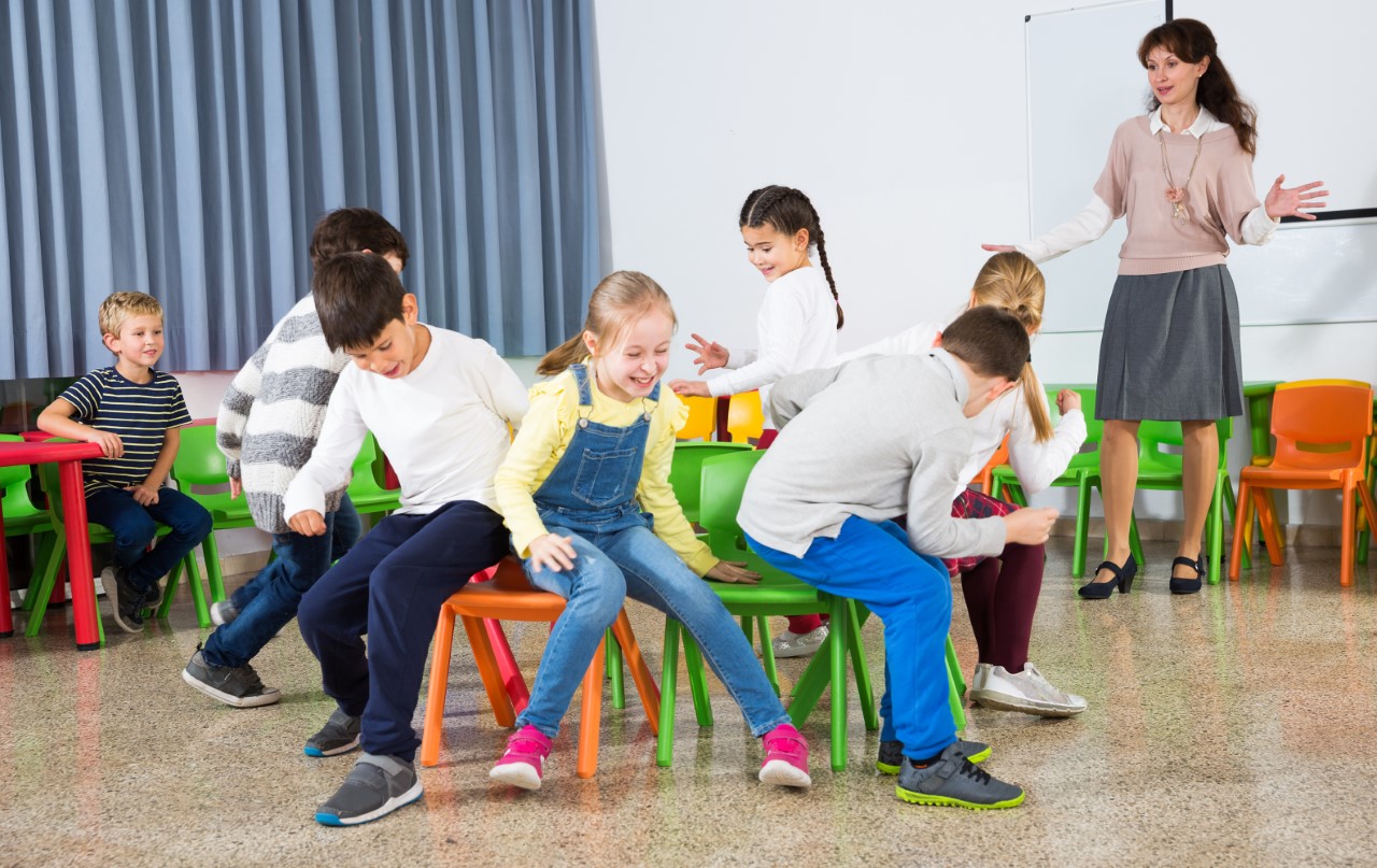 6 Ice Breakers and Team Building Games for Camp and Recreation
